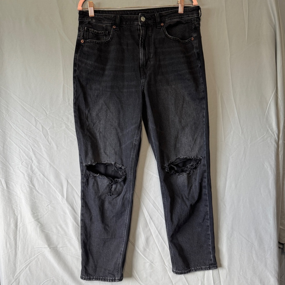 American Eagle Outfitters Women's Straight Leg Black Ripped Jeans